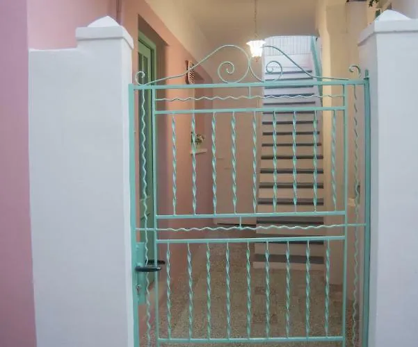 La Casa Rosa Lefkáda