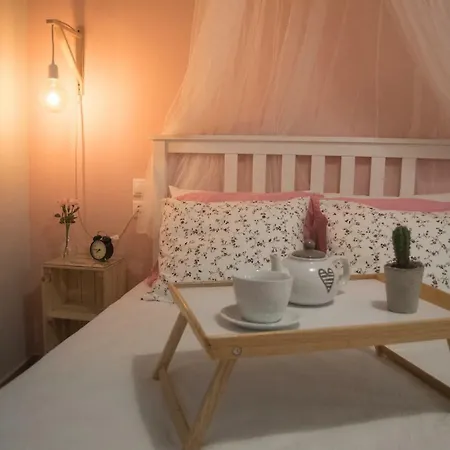 La Casa Rosa Lefkada City